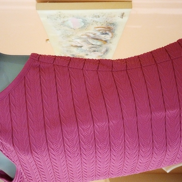 Pink Stretchy Tank Size M (Like New - Well Made) - Picture 7 of 8